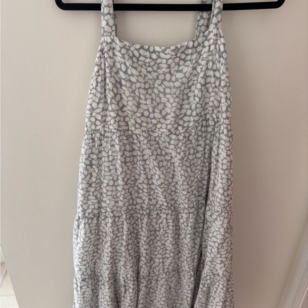 Abercrombie & Fitch Gray and White Maxi Dress